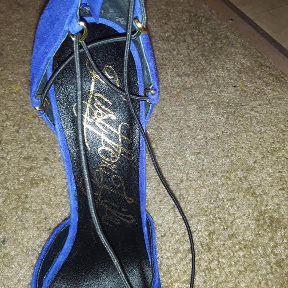 Shoes - Picture 3 of 5